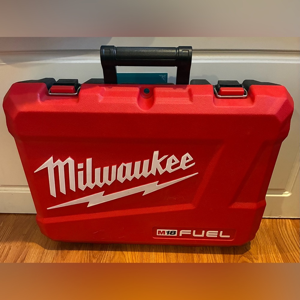 Milwaukee 3697-22 M18 FUEL Cordless 2-Tool (EMPTY HARD CASE ONLY WITH MANUAL)